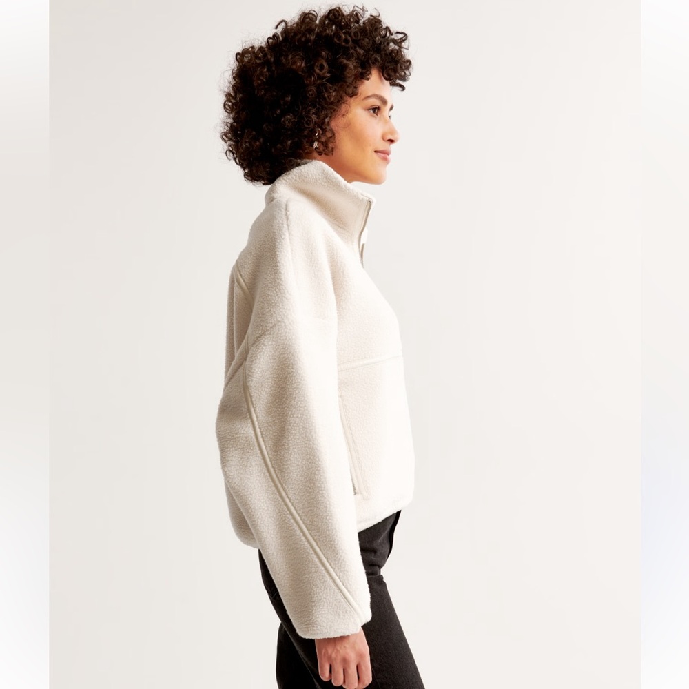 Abercrombie & Fitch Cream Fleece Pullover